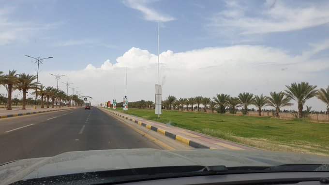 أمطار غزيرة تحد الرؤية على عسير