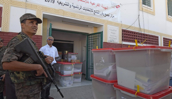 بدء جولة الحسم لانتخاب رئيس جديد في تونس