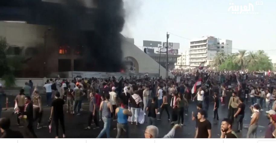 العراق يحجب مواقع التواصل لمواجهة المظاهرات