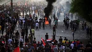 الشرطة العراقية تطلق النار لتفريق المتظاهرين