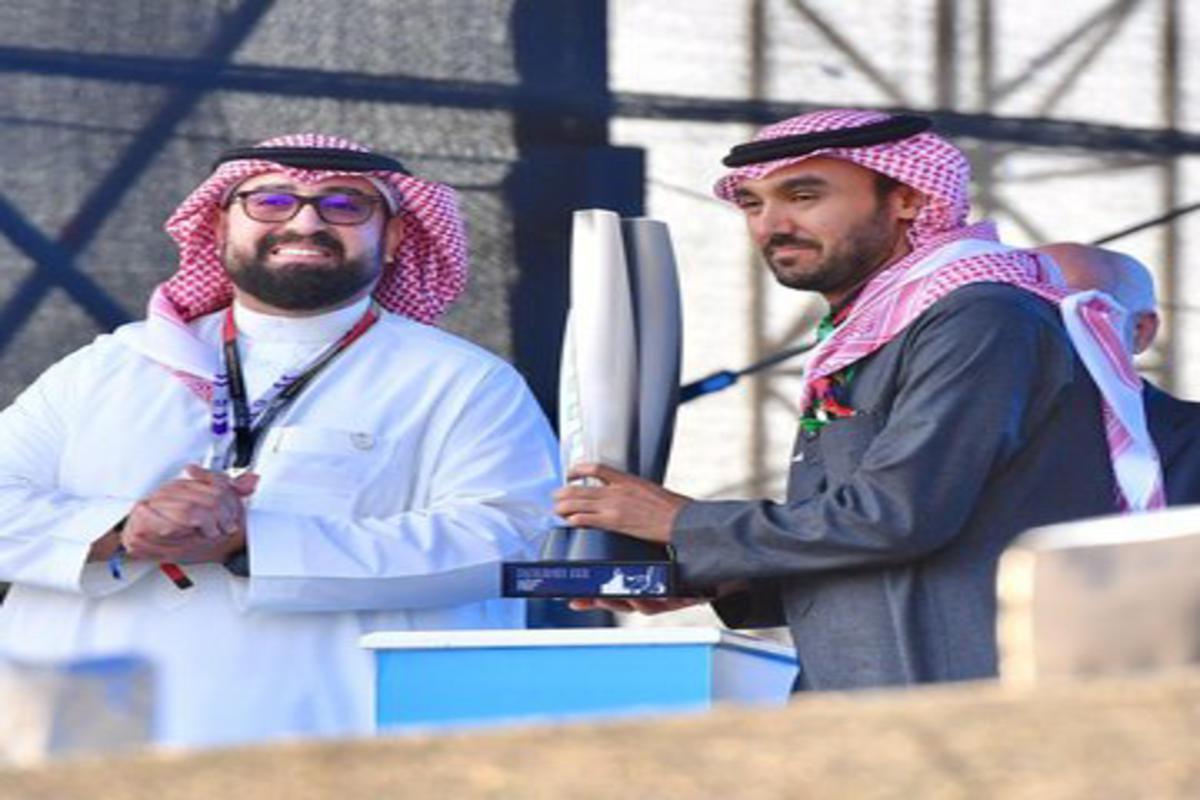 لقطات .. عبدالعزيز الفيصل يُتوج الفائزين بـ فورمولا إي