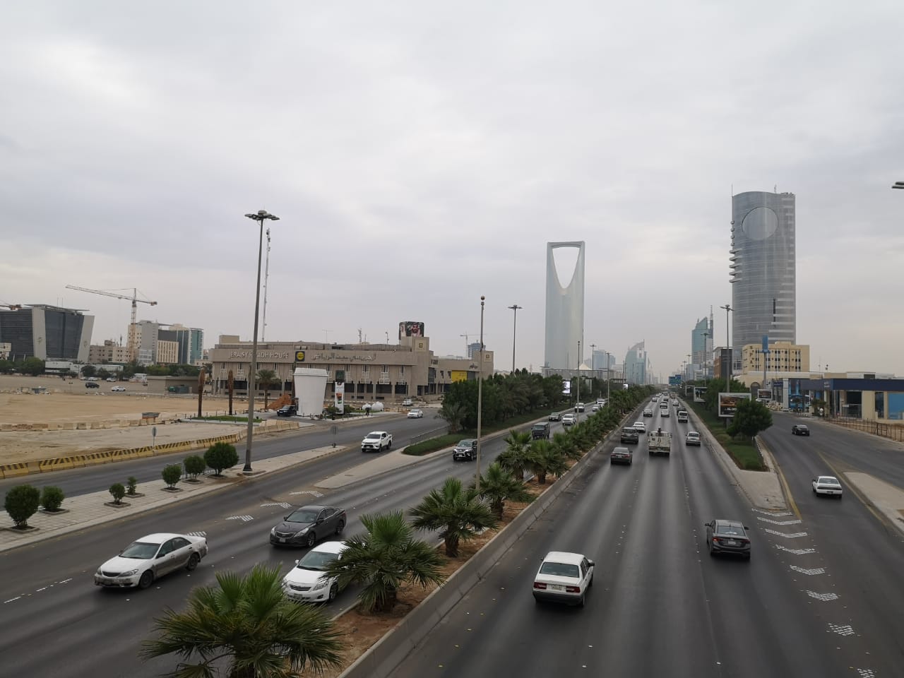 فيديو.. غرق أحياء في الرياض بمياه الأمطار