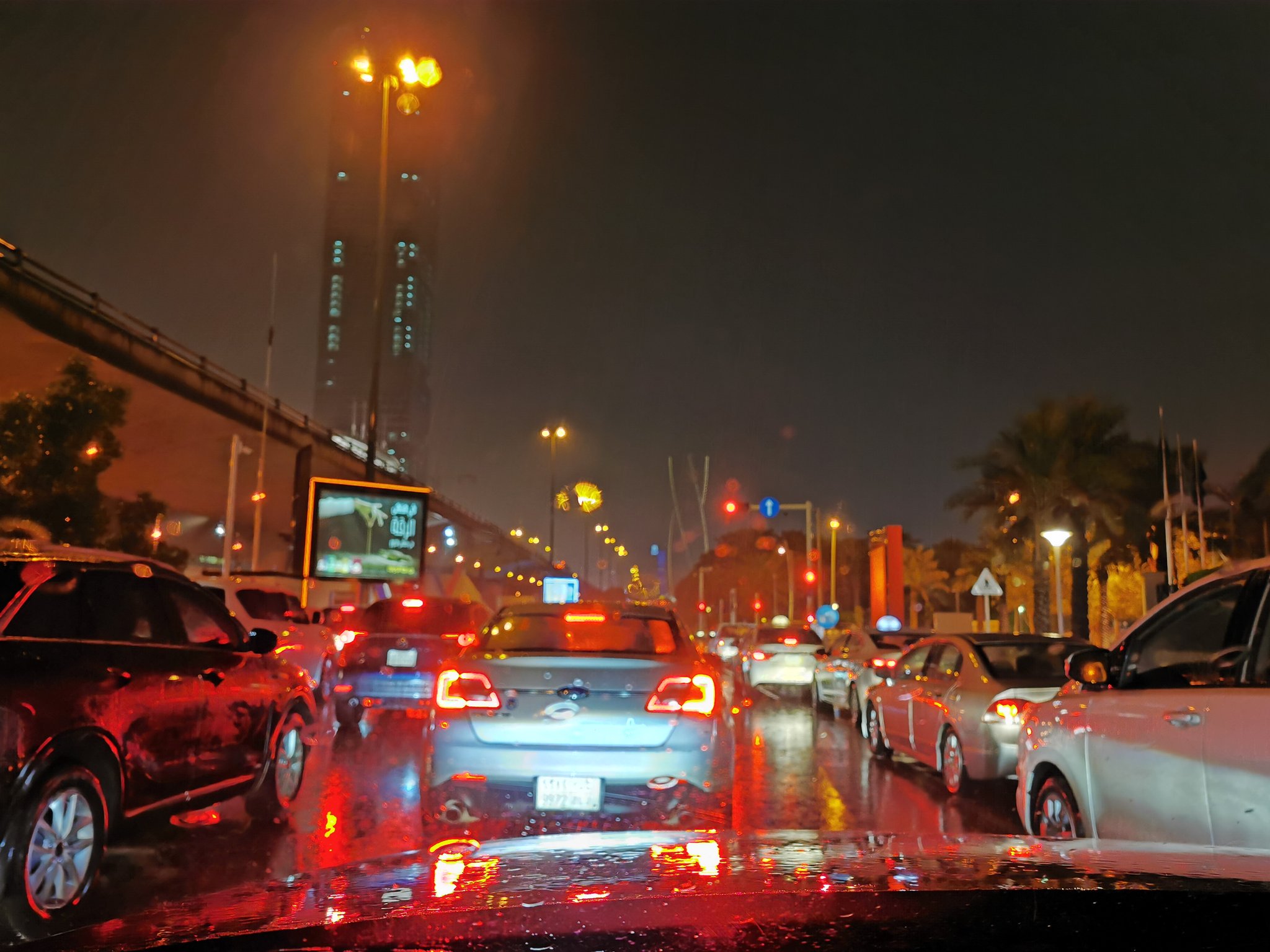 لقطات لـ أمطار الرياض الآن