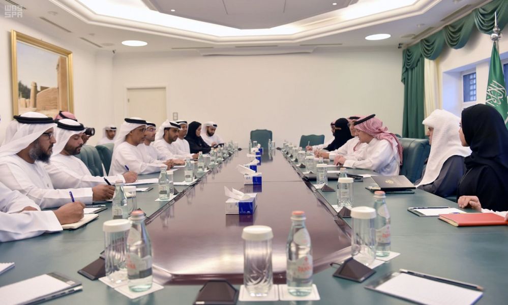الجبير يطلع وفدًا طلابيًا إماراتيًا على ثوابت العلاقات الثنائية