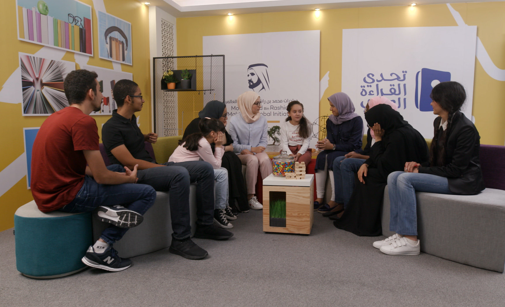 7 مشتركين يتأهّلون إلى التصفيات نصف النهائية في تحدي القراءة العربي