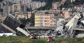 انهيار جسر في إيطاليا بسبب الطقس