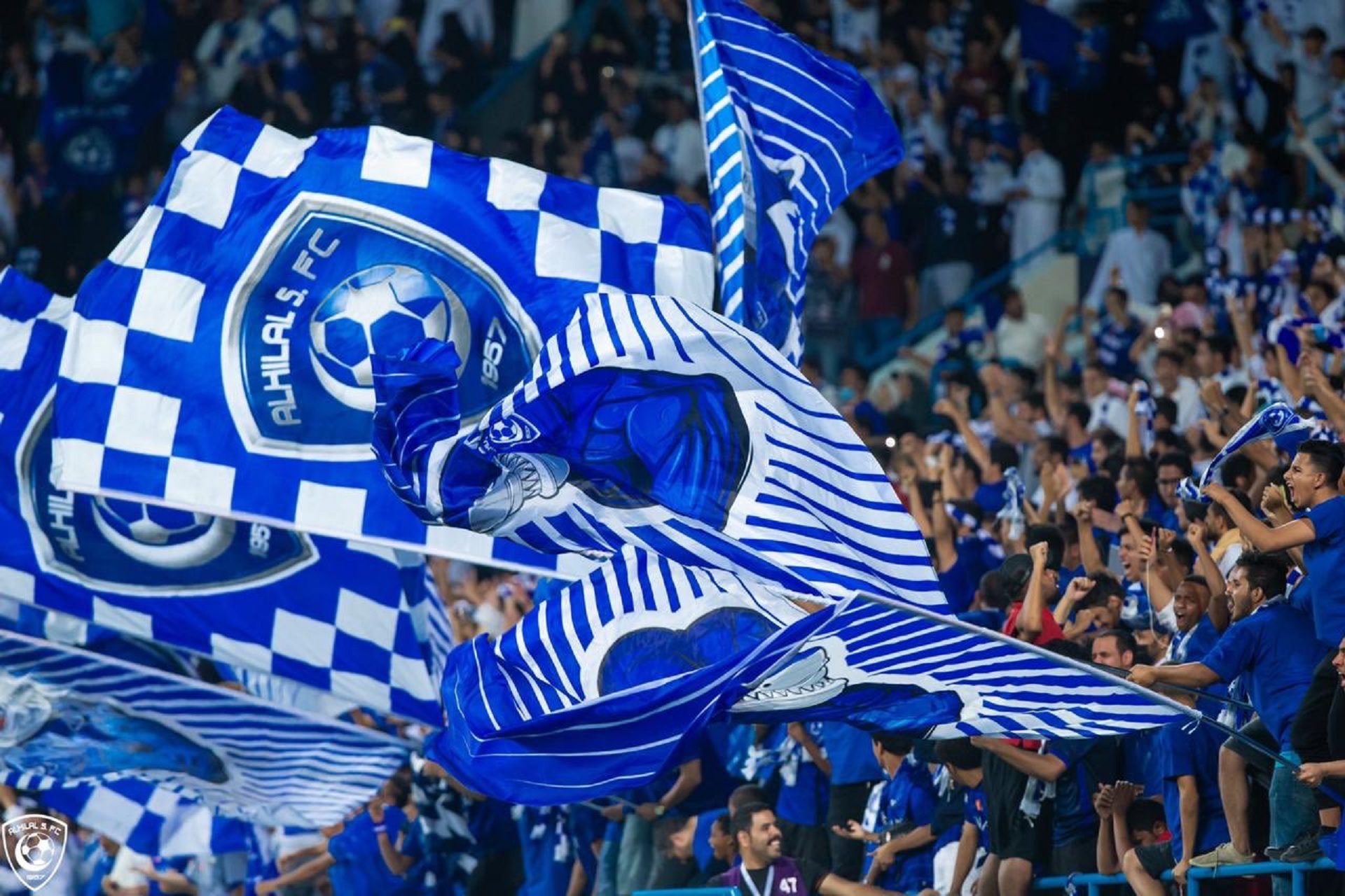 500 تذكرة هدية لجماهير #الهلال