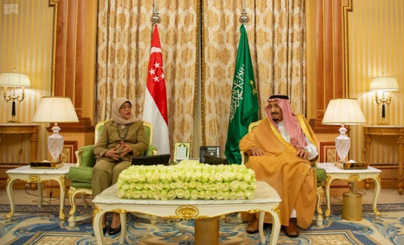 خادم الحرمين يمنح رئيسة سنغافورة قلادة الملك عبدالعزيز ويبحث معها تعزيز العلاقات - المواطن
