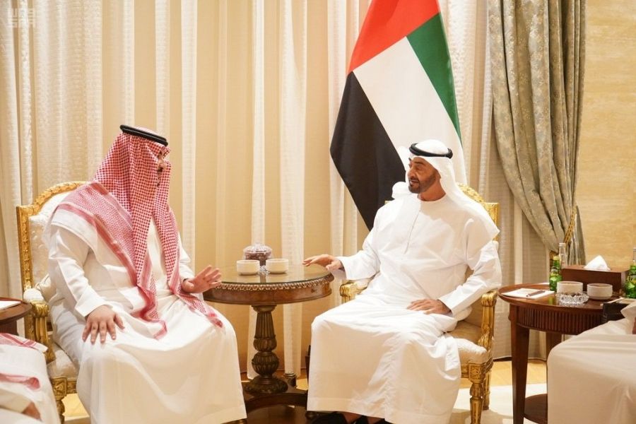 خالد بن سلمان يعزي محمد بن زايد في وفاة أخيه سلطان