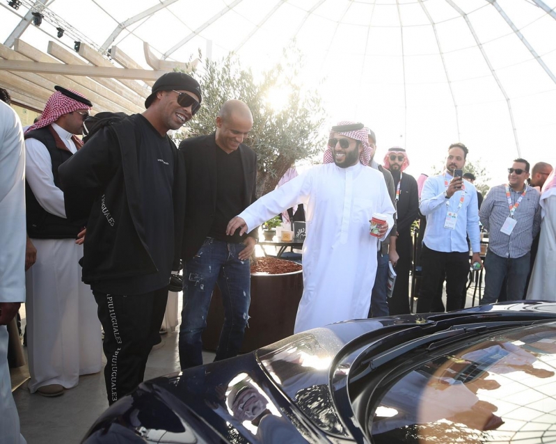 معرض الرياض للسيارات يجذب نجوم العالم - المواطن