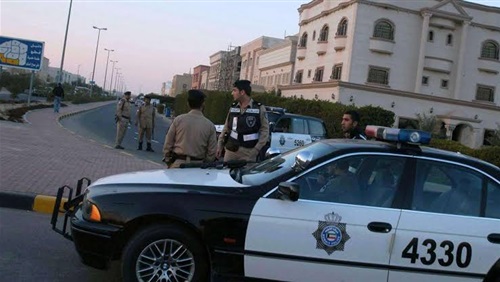 الكويت توقف مواطناً ووافدين بتهمة سرقة معدات من منشأة عسكرية
