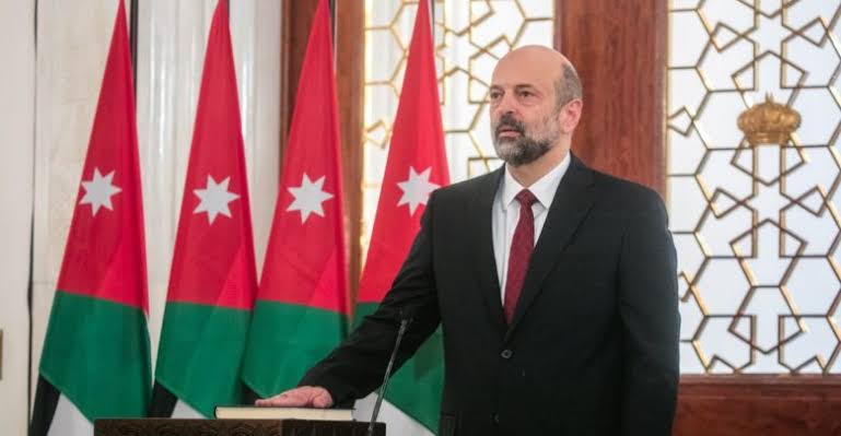 11 وزيرًا في الحكومة الأردنية الجديدة يؤدون اليمين الدستورية