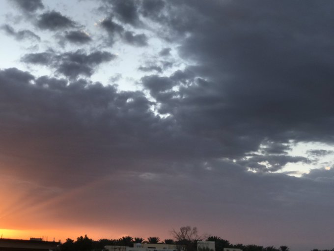 غيوم وسحب تظهر الأجواء الحلوة