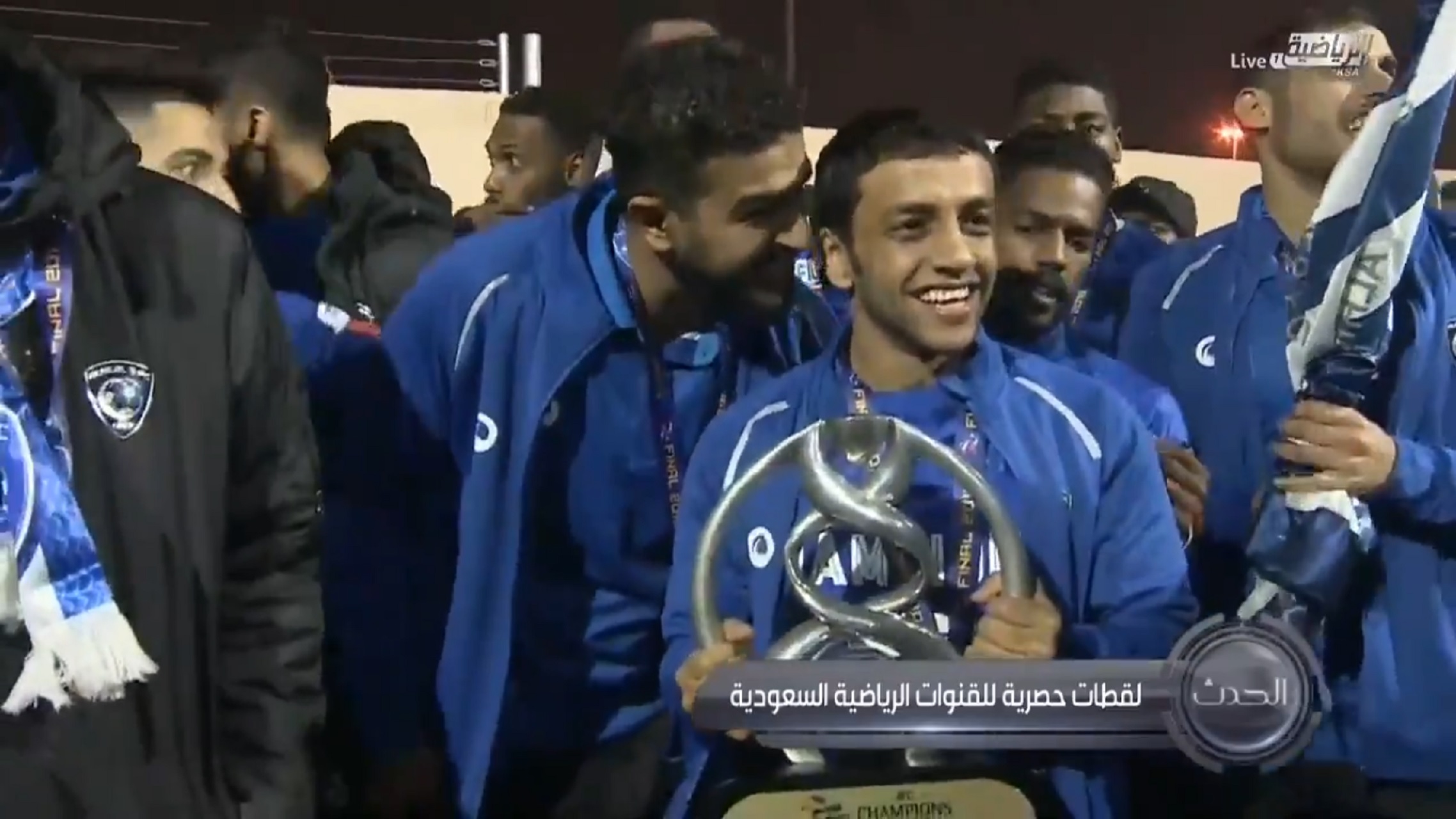 #الهلال يصل الدرعية.. والشلهوب يرفع الكأس