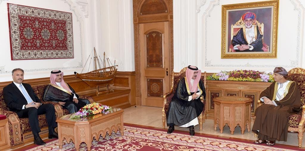 آل سعيد يبحث تعزيز التعاون الإعلامي مع وكالات فانا