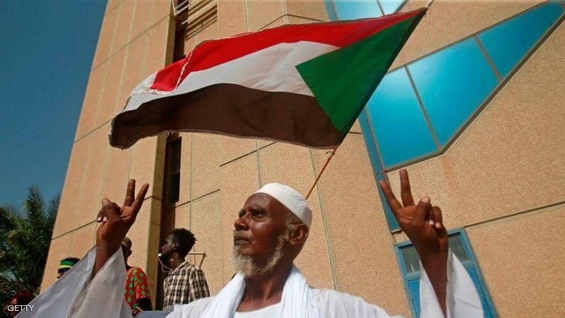 قرار بحل النقابات والاتحادات المهنية في #السودان