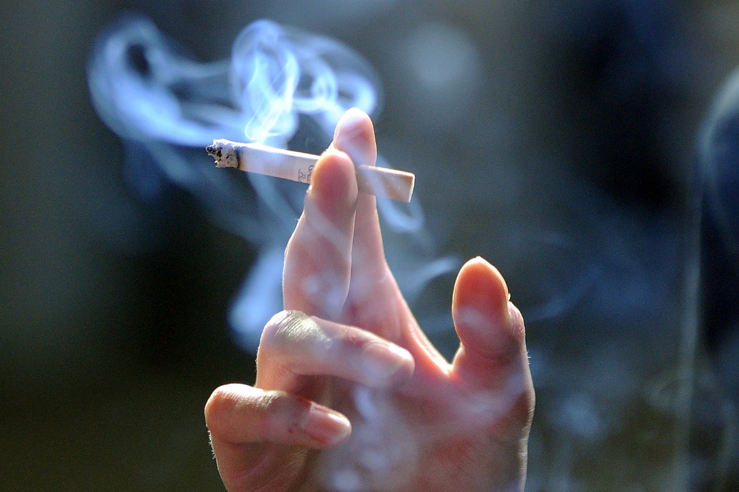 7 طرق لمنع ابنك المراهق من التدخين 