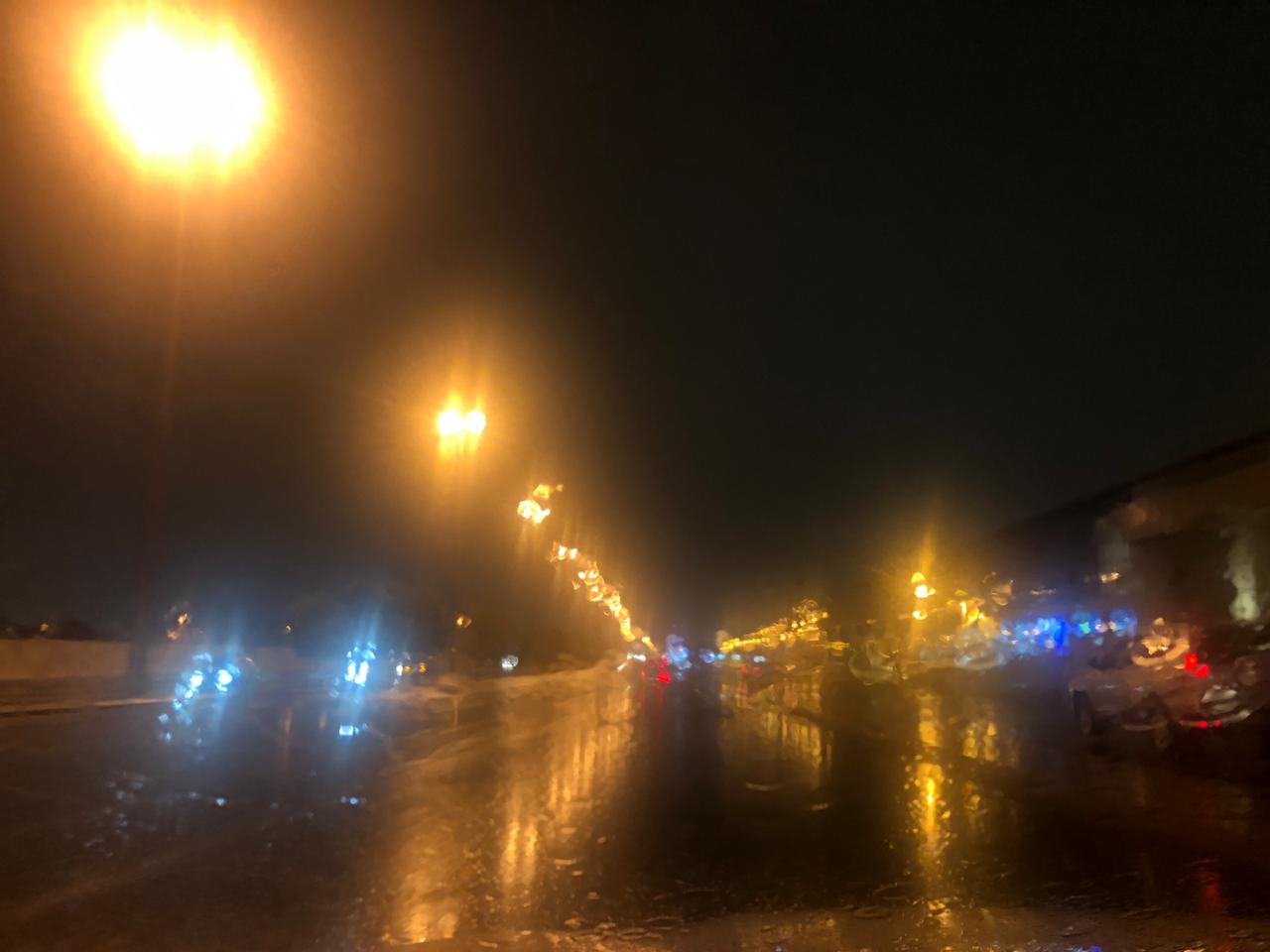 فيديو.. الرياض تحت زخات المطر