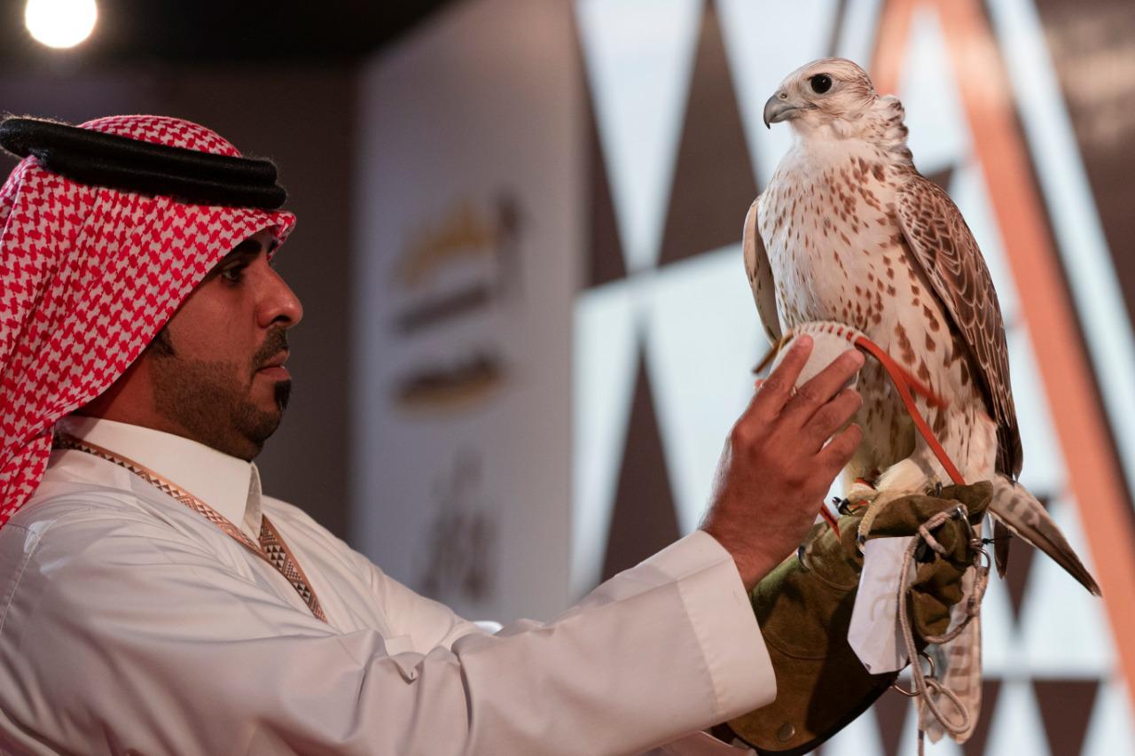 انطلاق مهرجان الملك عبدالعزيز للصقور يوم غد بمشاركة نخبة من الصقارين