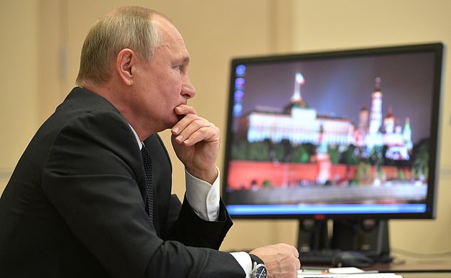 مسؤولون يكشفون مؤامرة جاسوسية من روسيا لنشر الفوضى في أمريكا 