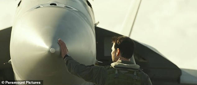 توم كروز يتحدى الزمن في الجزء الثاني من Top Gun