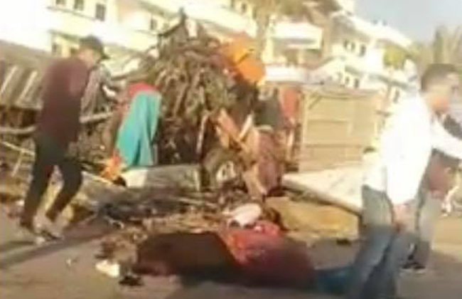 حادث سير مروع في مصر يقتل 22 عاملًا وعاملة
