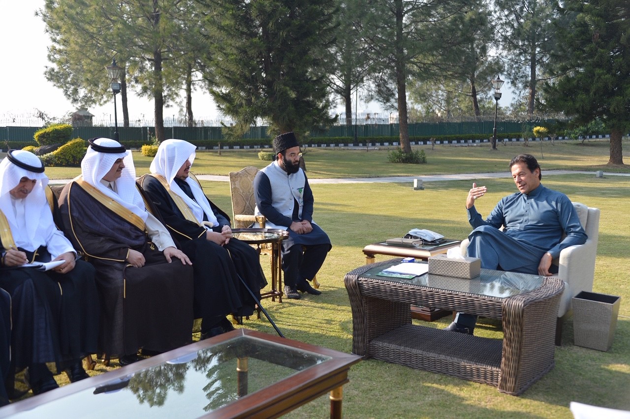 رئيس وزراء #باكستان يستعرض تطورات الأحداث مع رئيس الشورى