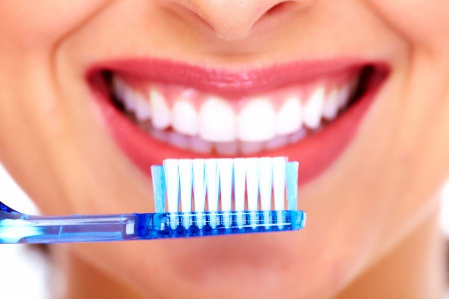 7 أخطاء شائعة عند استخدام فرشاة الأسنان 