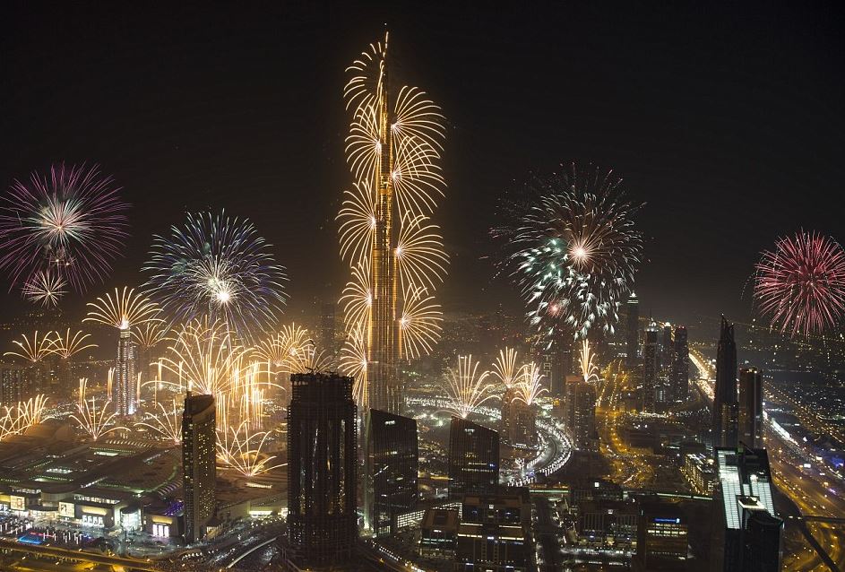 الإمارات تستعد لدخول غينيس الليلة بعروض الألعاب النارية - المواطن