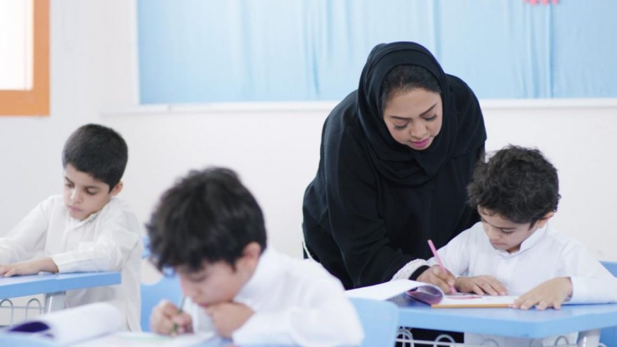 استمرار صرف حوافز معلمي الصفوف الأولية والمكلفين