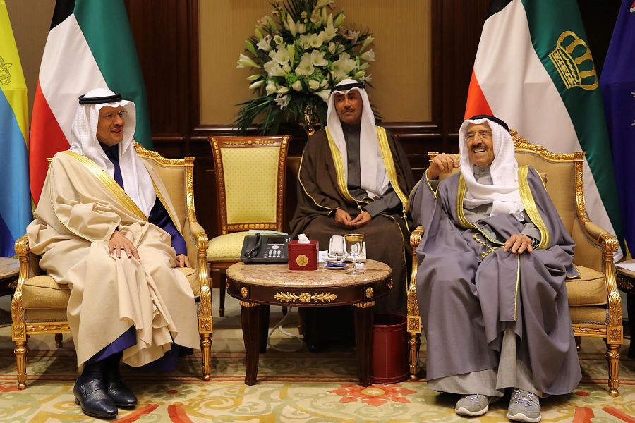 وزير الطاقة يبحث مع أمير الكويت تعزيز العلاقات الثنائية