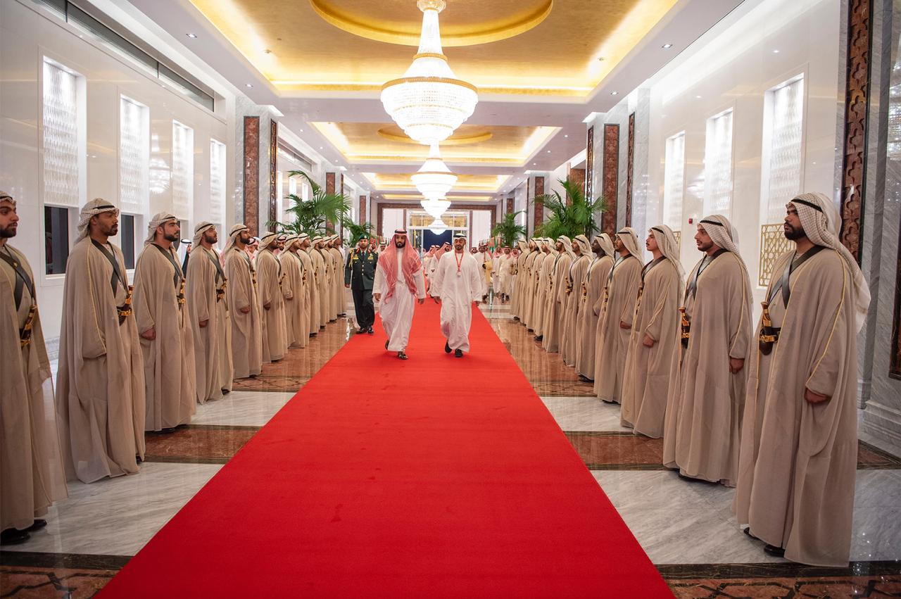 محمد بن سلمان يغادر #الإمارات بعد زيارة رسمية