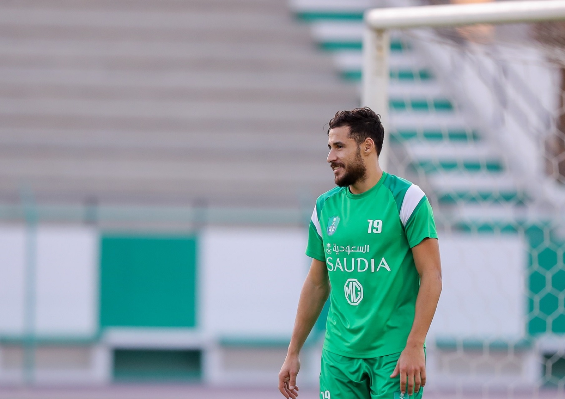 بلايلي يُشارك في تدريبات الأهلي