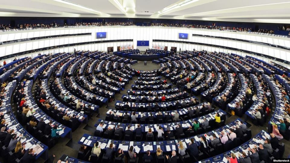 البرلمان الأوروبي يصادق بغالبية على اتفاق بريكست