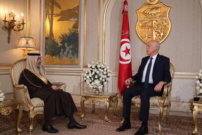 الرئيس التونسي يتسلم دعوة رسمية من الملك سلمان لزيارة المملكة