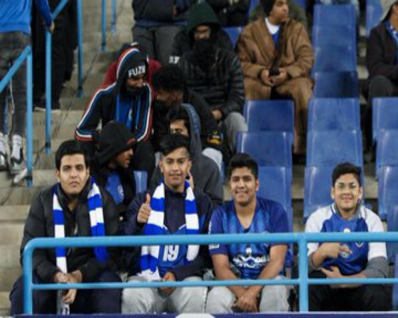 جمهور الهلال يتابع إحدى مباريات الزعيم بالدوري