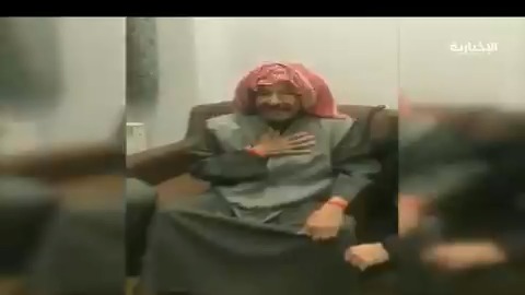 بالفيديو.. الفنان عبدالكريم عبدالقادر يطمئن مُحبيه على صحته