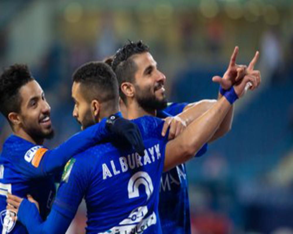 مباراة الهلال والاتفاق .. الحكم يحرم الأزرق من ركلة جزاء