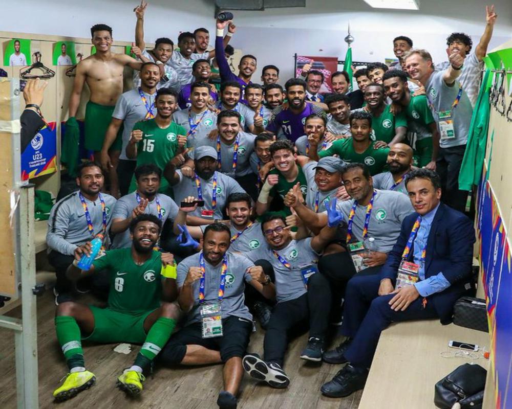 فيديو .. نجوم الأخضر يحتفلون بعد نهاية مباراة السعودية وتايلاند