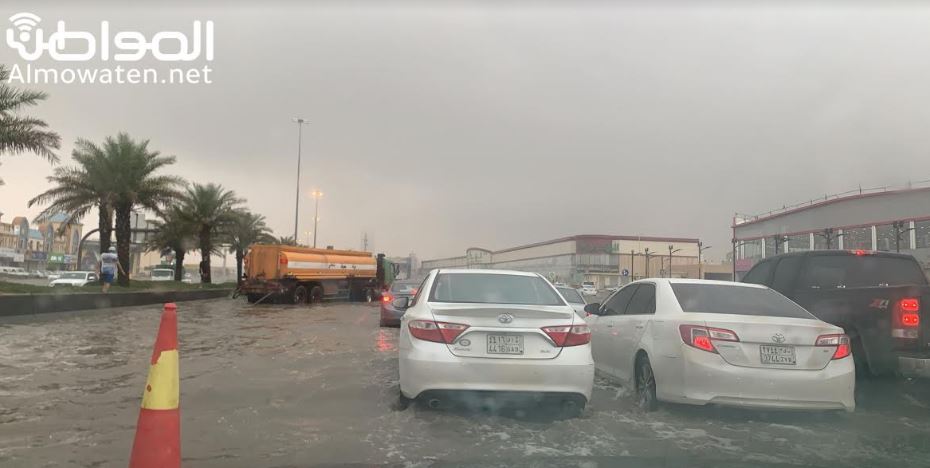 أمطار رعدية تؤدي لجريان السيول في 5 مناطق - المواطن