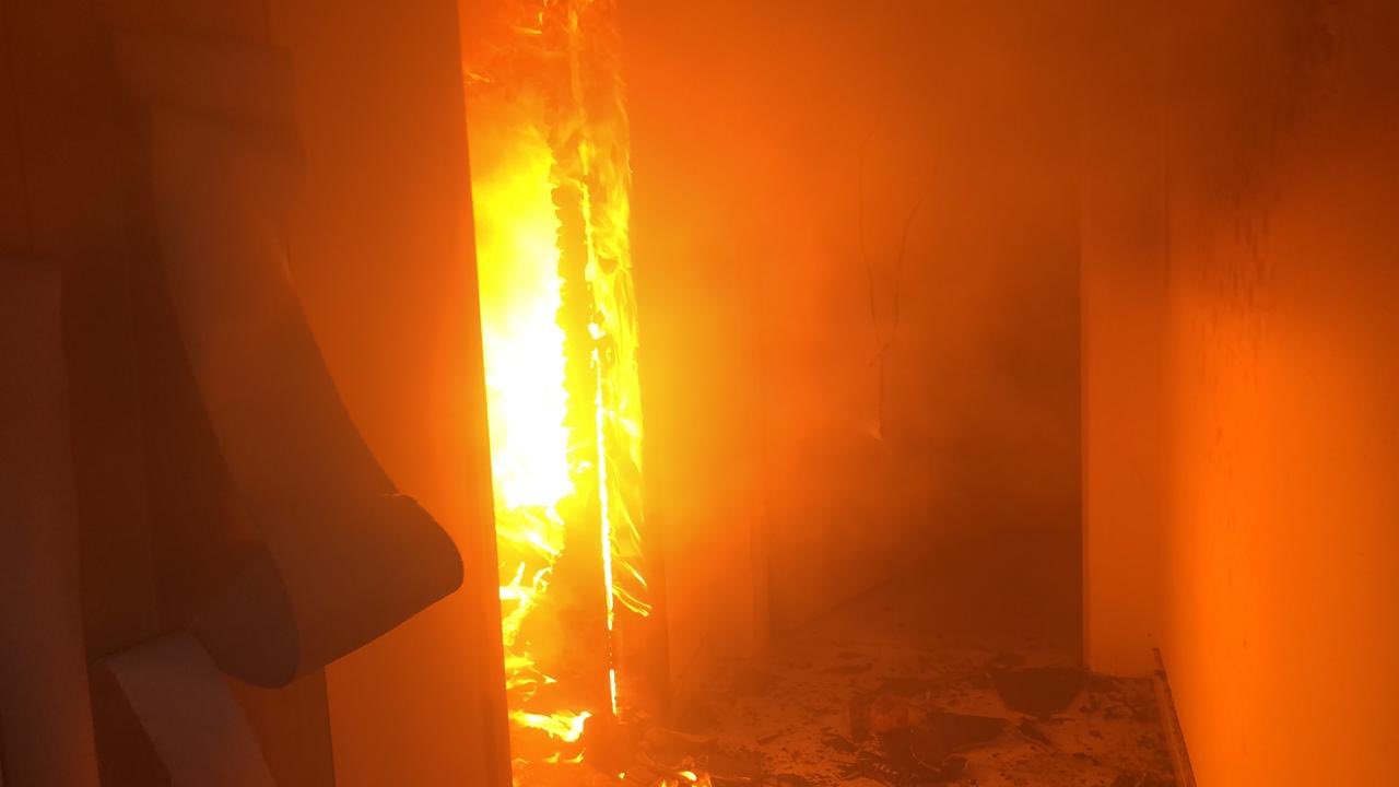 إخلاء 40 شخصًا في حريق شقة بالعاصمة المقدسة