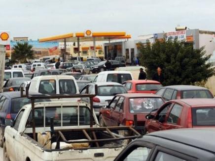 الميليشيا الحوثية تبيع الوقود في السوق السوداء لاختلاق أزمة