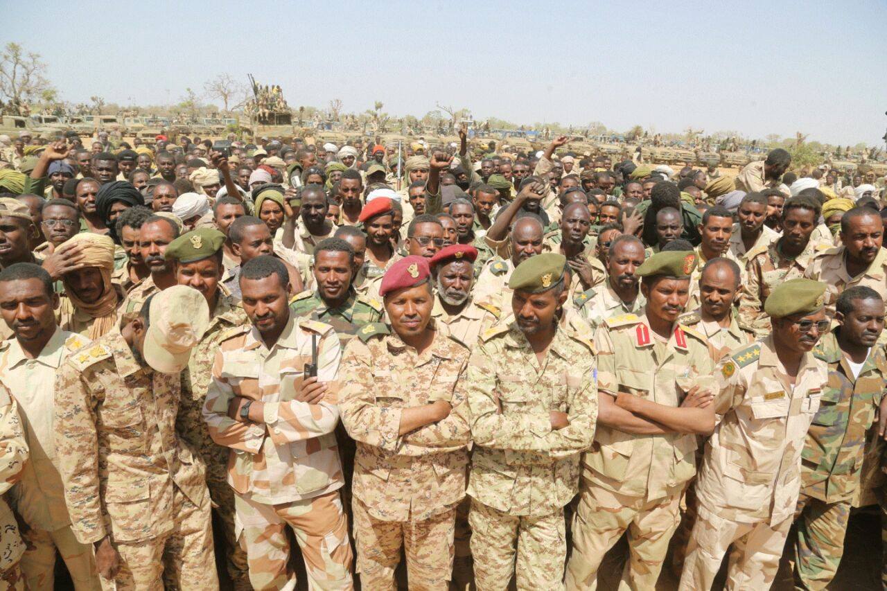 إطلاق نار وتمرد في المخابرات السودانية وإغلاق المجال الجوي
