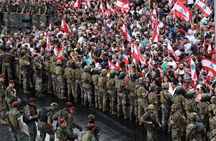 الأمن يطوق المركزي اللبناني بعد تصريحات الحريري