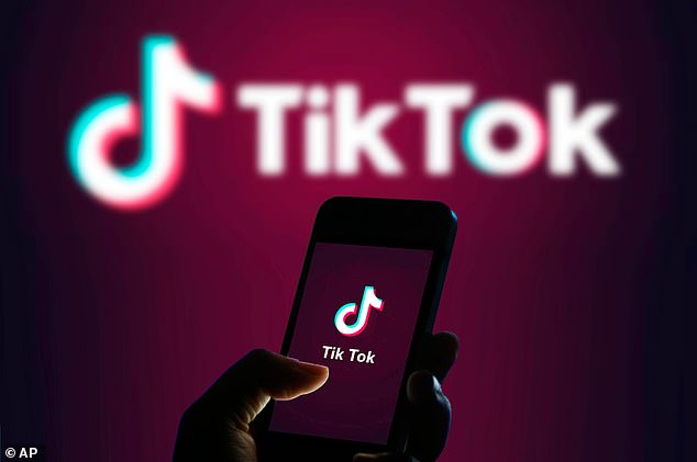 TikTok يطلق مبادرة #LearnOnTikTok لتشجيع التعلم أثناء الإغلاق