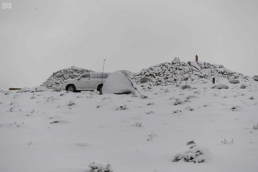 الثلوج القطبية .. وجهة سياحية لأهالي تبوك