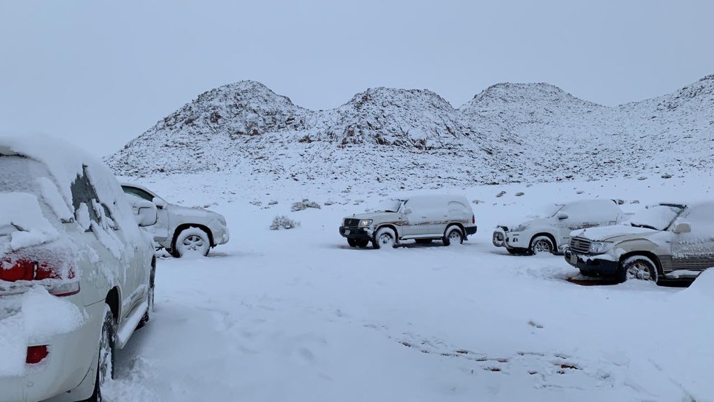 في اللوز الطقس جبل 22 درجة