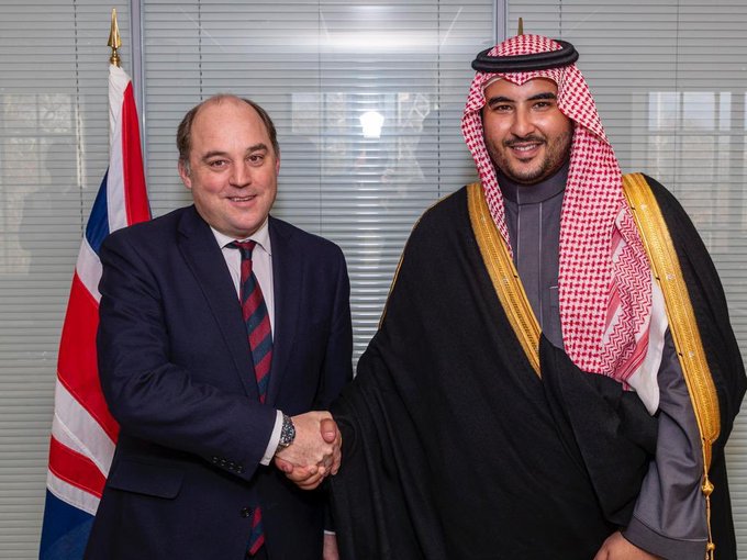 خالد بن سلمان يبحث التعاون الدفاعي مع وزير الدفاع البريطاني