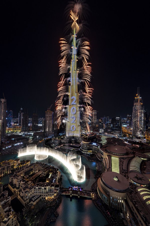 دبي تبهر العالم باحتفالات رأس السنة