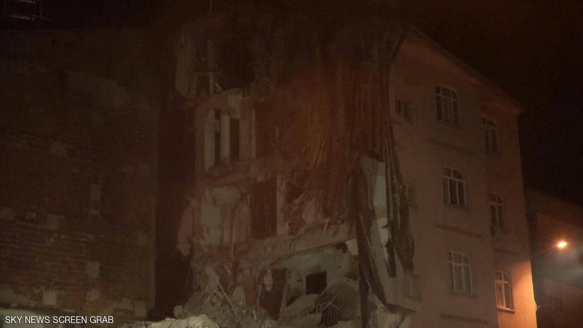 زلزال تركيا يقتل 18 شخصًا وتحذيرات من توابع